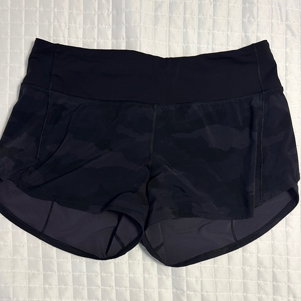Women's Lululemon Speed Up Camouflage Shorts- Size 8